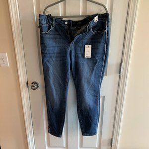 Judy Blue 20W Medium Blue mid rise skinny fit piped jeans NWT